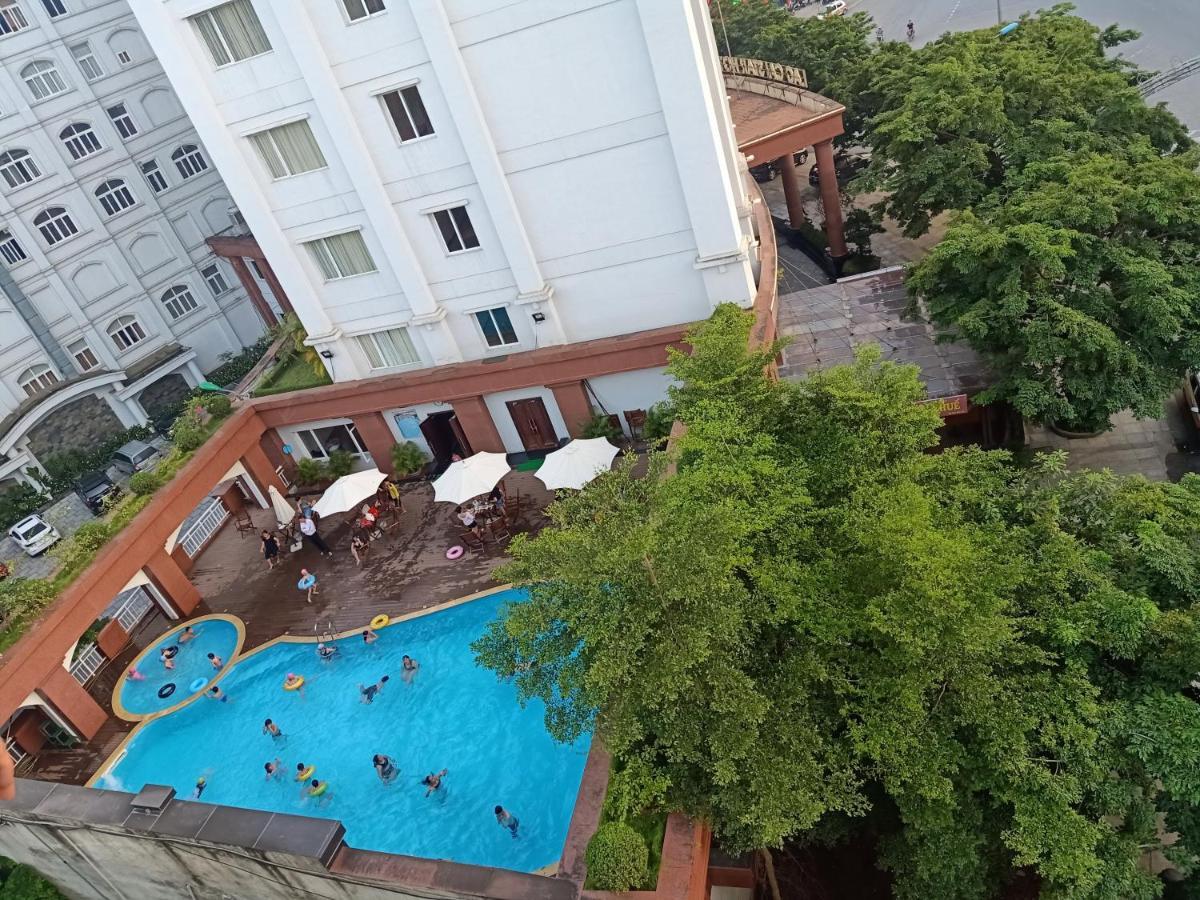 City Hotel Лао Кай Екстериор снимка